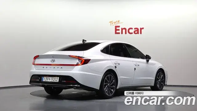 Hyundai Sonata 2021 — Фото 1/20