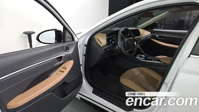 Hyundai Sonata 2021 — Фото 8/20