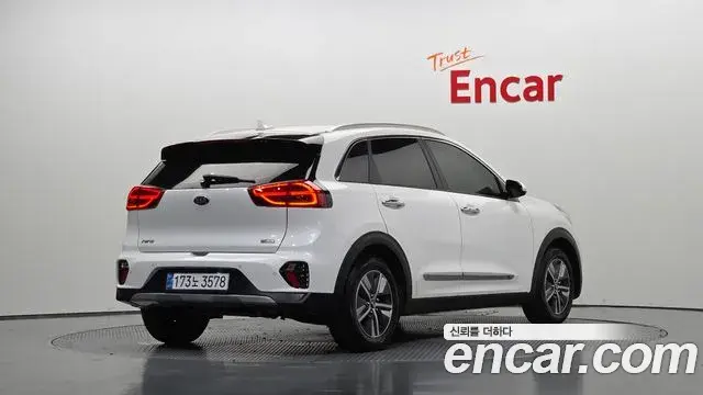 Kia Niro 2020 — Фото 2/20