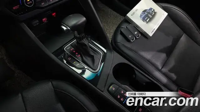 Kia Niro 2020 — Фото 9/20