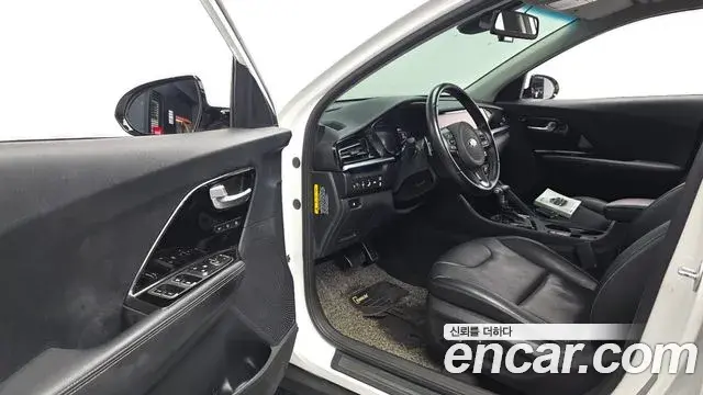 Kia Niro 2020 — Фото 10/20