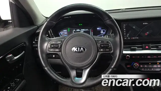 Kia Niro 2020 — Фото 13/20