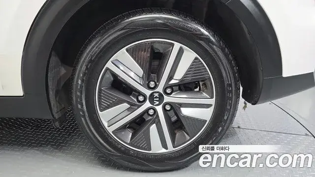 Kia Niro 2020 — Şəkil 6/32
