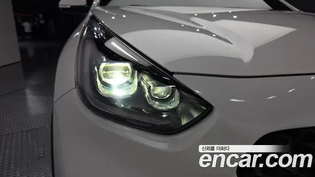 Kia Niro 2020 — Şəkil 28/32