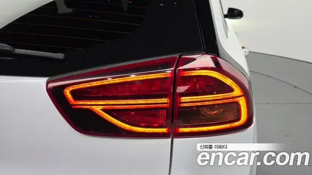Kia Niro 2020 — Şəkil 21/32