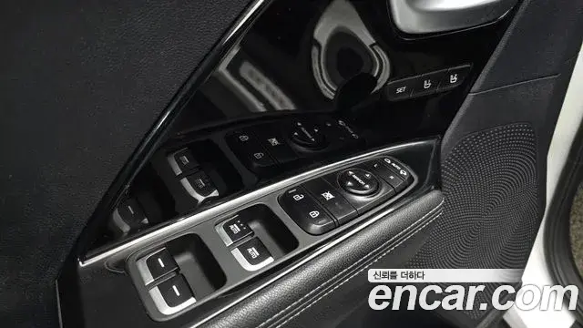 Kia Niro 2020 — Şəkil 18/32