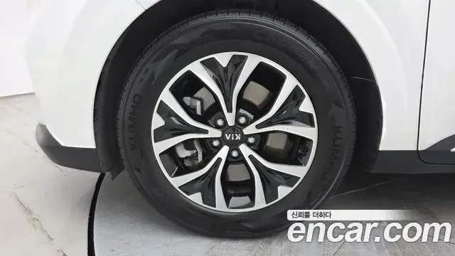 Kia Carnival 2021 — Фото 5/20