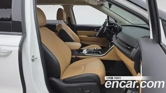 Kia Carnival 2021 — Фото 11/20