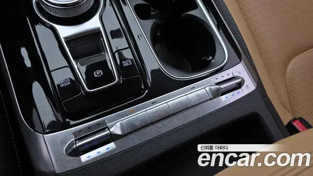 Kia Carnival 2021 — Фото 17/20