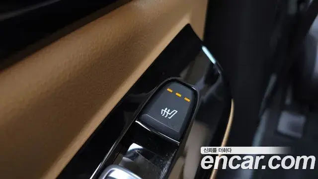 Kia Carnival 2021 — Фото 19/20