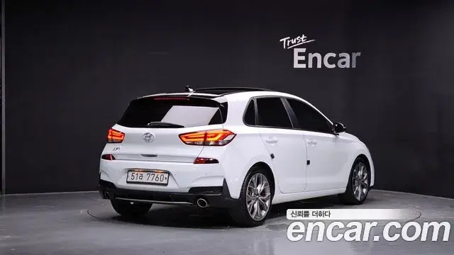 Hyundai i30 2019 — Фото 2/20