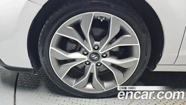 Hyundai i30 2019 — Фото 5/20