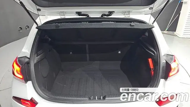Hyundai i30 2019 — Фото 19/20