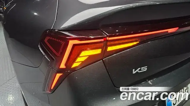 Kia K5 2025 — Şəkil 15/31