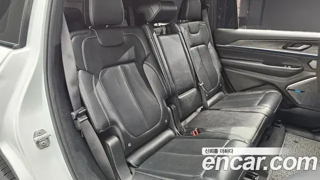 Jeep Grand Cherokee 2021 — Фото 11/20