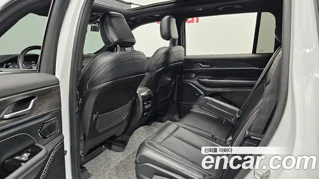 Jeep Grand Cherokee 2021 — Фото 12/20