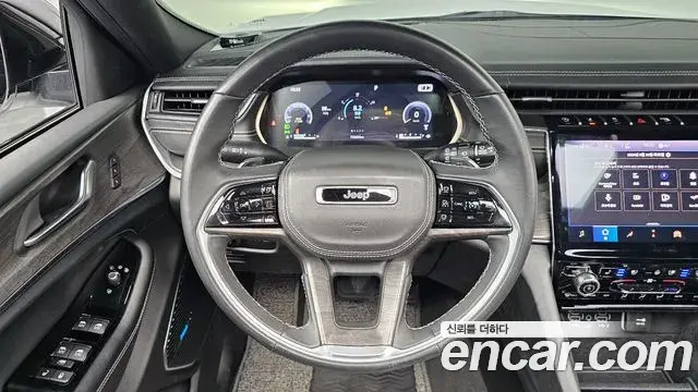 Jeep Grand Cherokee 2021 — Фото 13/20