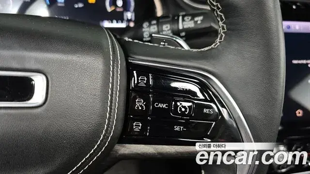 Jeep Grand Cherokee 2021 — Фото 19/20