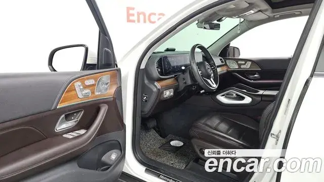 Mercedes-Benz GLE-Class 2020 — Фото 10/20