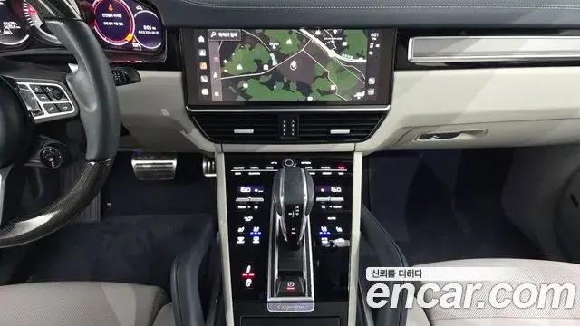 Porsche Cayenne 2023 — Фото 13/20