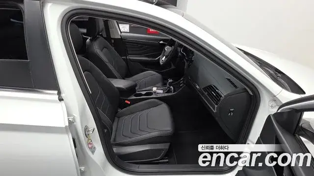 Volkswagen Jetta 2022 — Şəkil 23/32