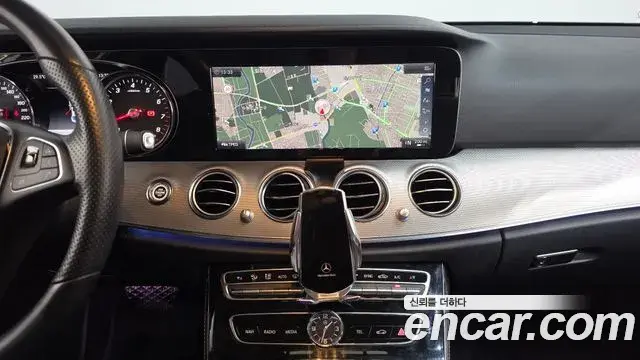 Mercedes-Benz E-Class 2018 — Фото 12/20