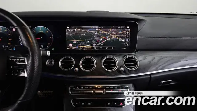 Mercedes-Benz E-Class 2021 — Фото 12/20