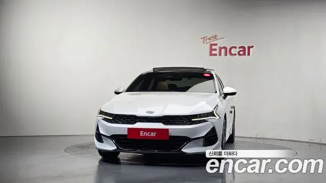 Kia K5 2021 — Şəkil 10/20
