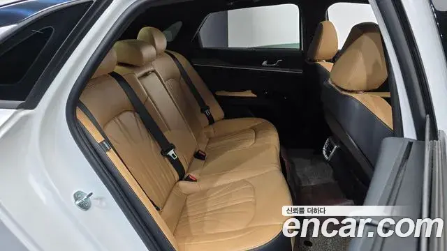 Kia K5 2021 — Şəkil 18/20