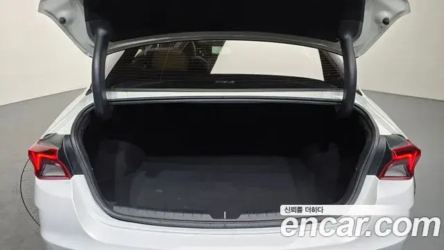 Kia K5 2021 — Şəkil 16/20