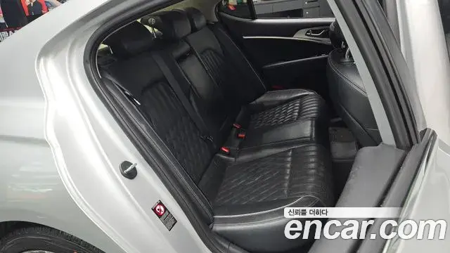 Genesis G70 2018 — ფოტო 29/31