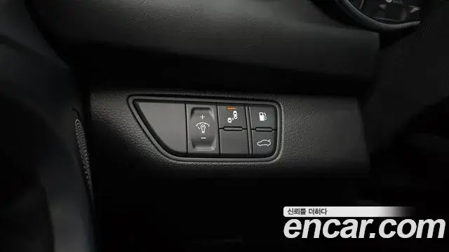 Genesis G70 2018 — ფოტო 25/31