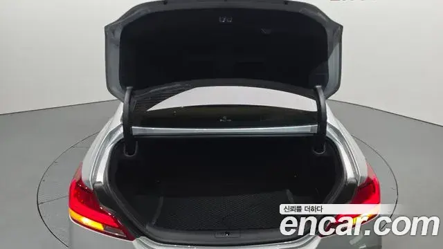 Genesis G70 2018 — ფოტო 18/31