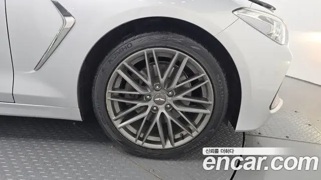 Genesis G70 2018 — ფოტო 27/31
