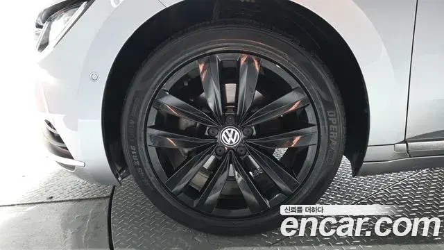 Volkswagen Arteon 2019 — Photo 14/20