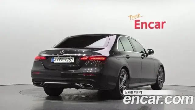 Mercedes-Benz E-Class 2023 — Фото 2/20