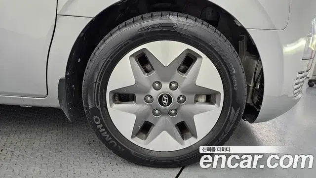 Hyundai Staria 2021 — Фото 5/20