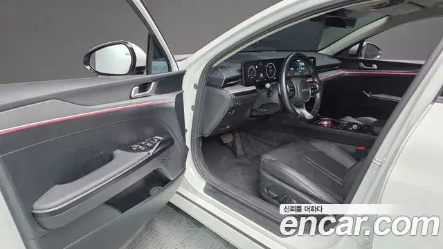 Kia K5 2024 — Şəkil 19/30