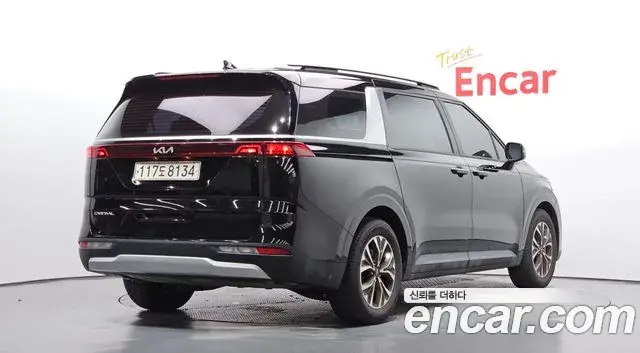 Kia Carnival 2022 — ფოტო 13/20