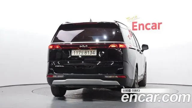 Kia Carnival 2022 — ფოტო 10/20