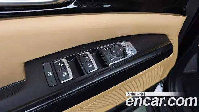 Kia Carnival 2022 — ფოტო 4/20