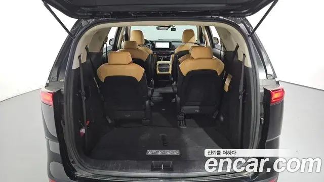 Kia Carnival 2022 — ფოტო 7/20