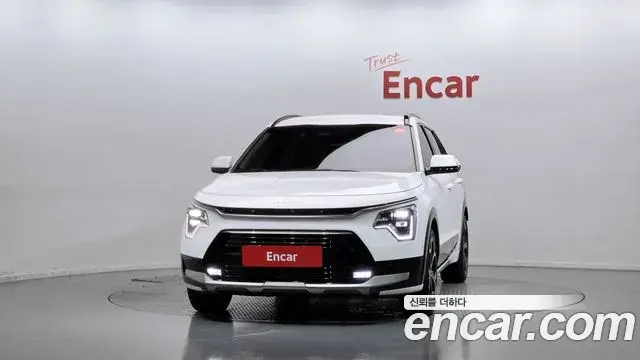 Kia Niro 2022 — Фото 2/20