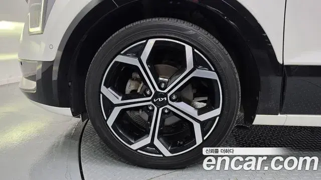 Kia Niro 2022 — Фото 4/20