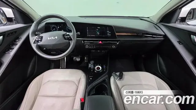 Kia Niro 2022 — Фото 10/20
