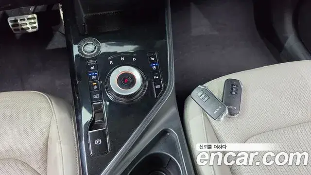 Kia Niro 2022 — Фото 7/20