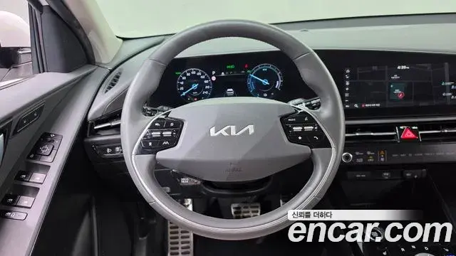 Kia Niro 2022 — Фото 13/20