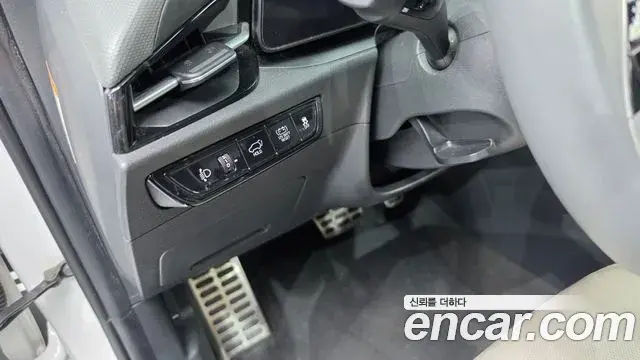Kia Niro 2022 — Фото 18/20