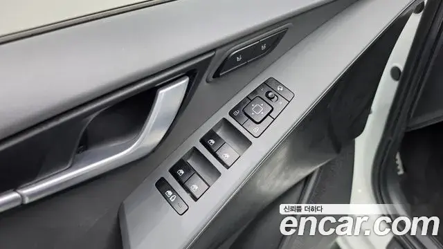 Kia Niro 2022 — Фото 19/20