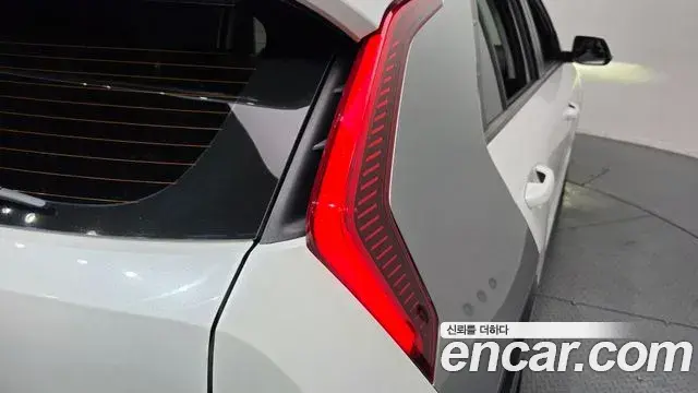 Kia Niro 2022 — ფოტო 9/30